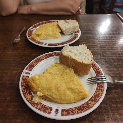 Tortilla de patatas - Café Bar Casa Matías